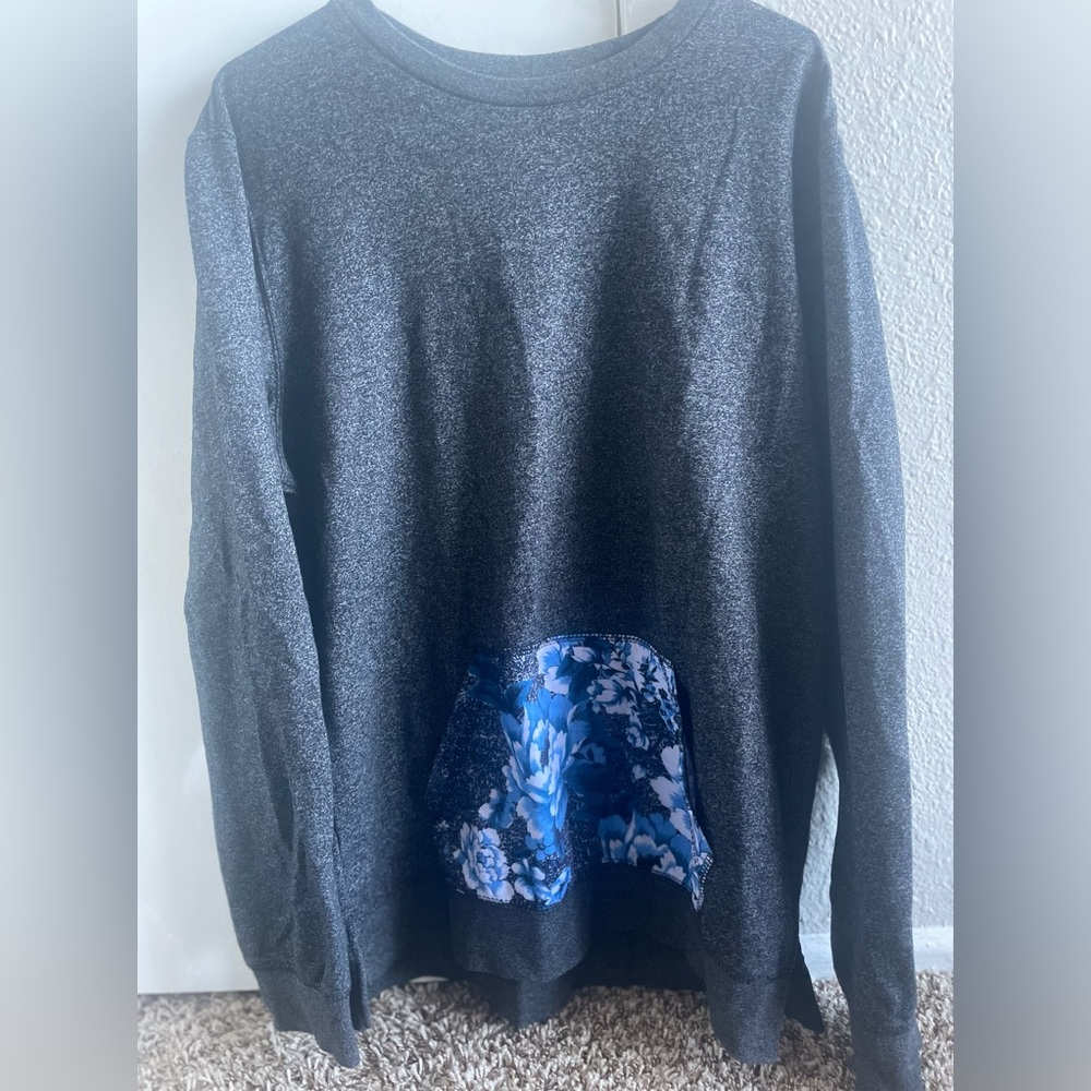 Large Sweater w/ pocket